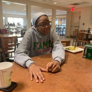 Meet your Posher, Nia